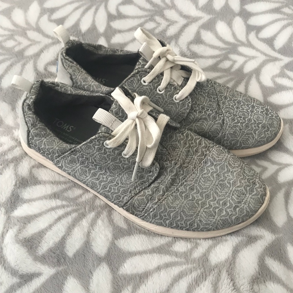Toms